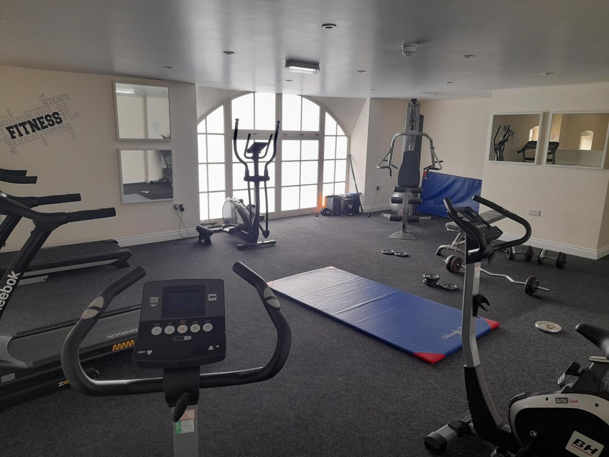 Old Brewery Home With Pool And Gym Access Oakhill Exteriér fotografie